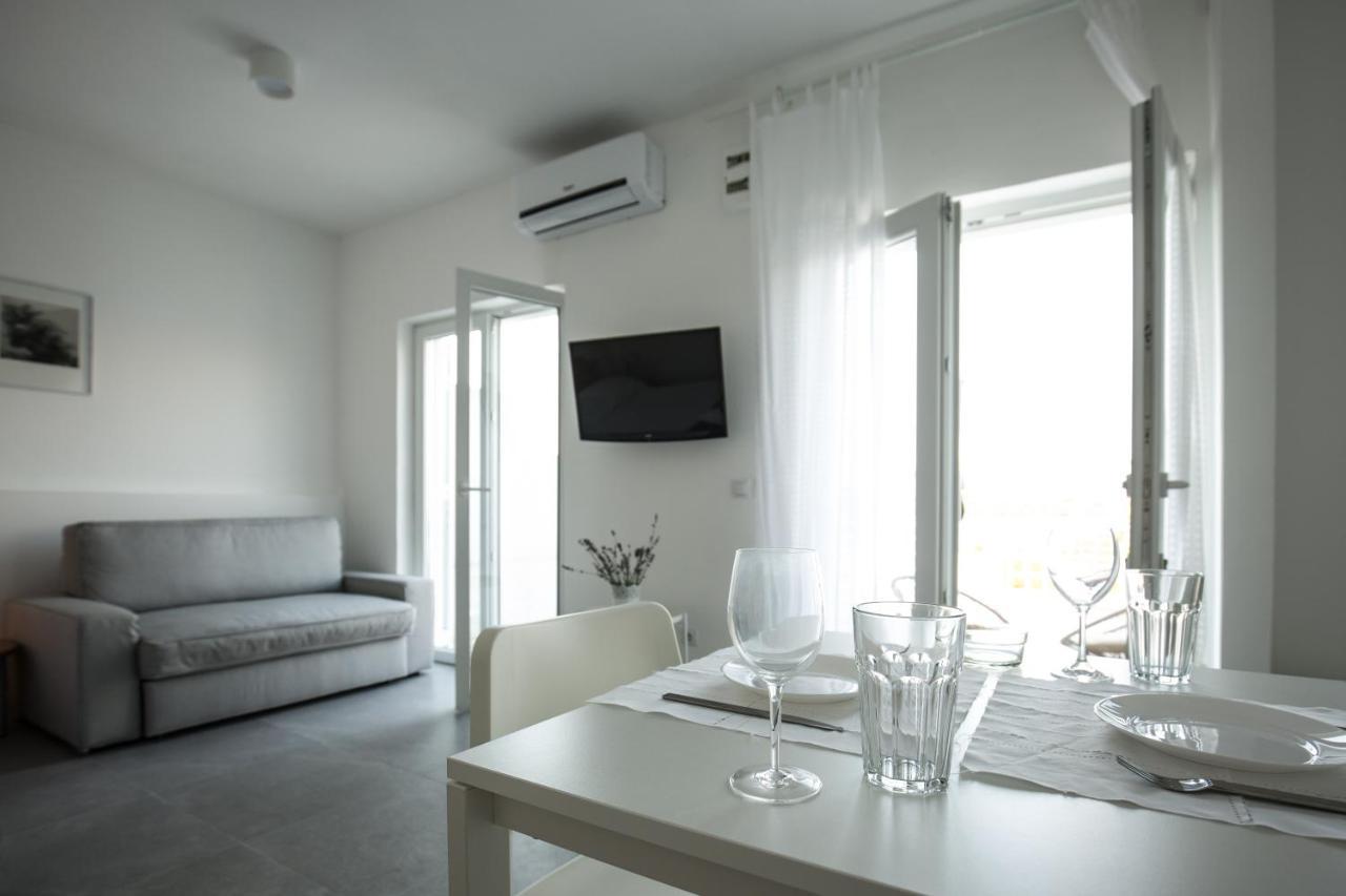 Vila Visnjic Grebastica Luaran gambar