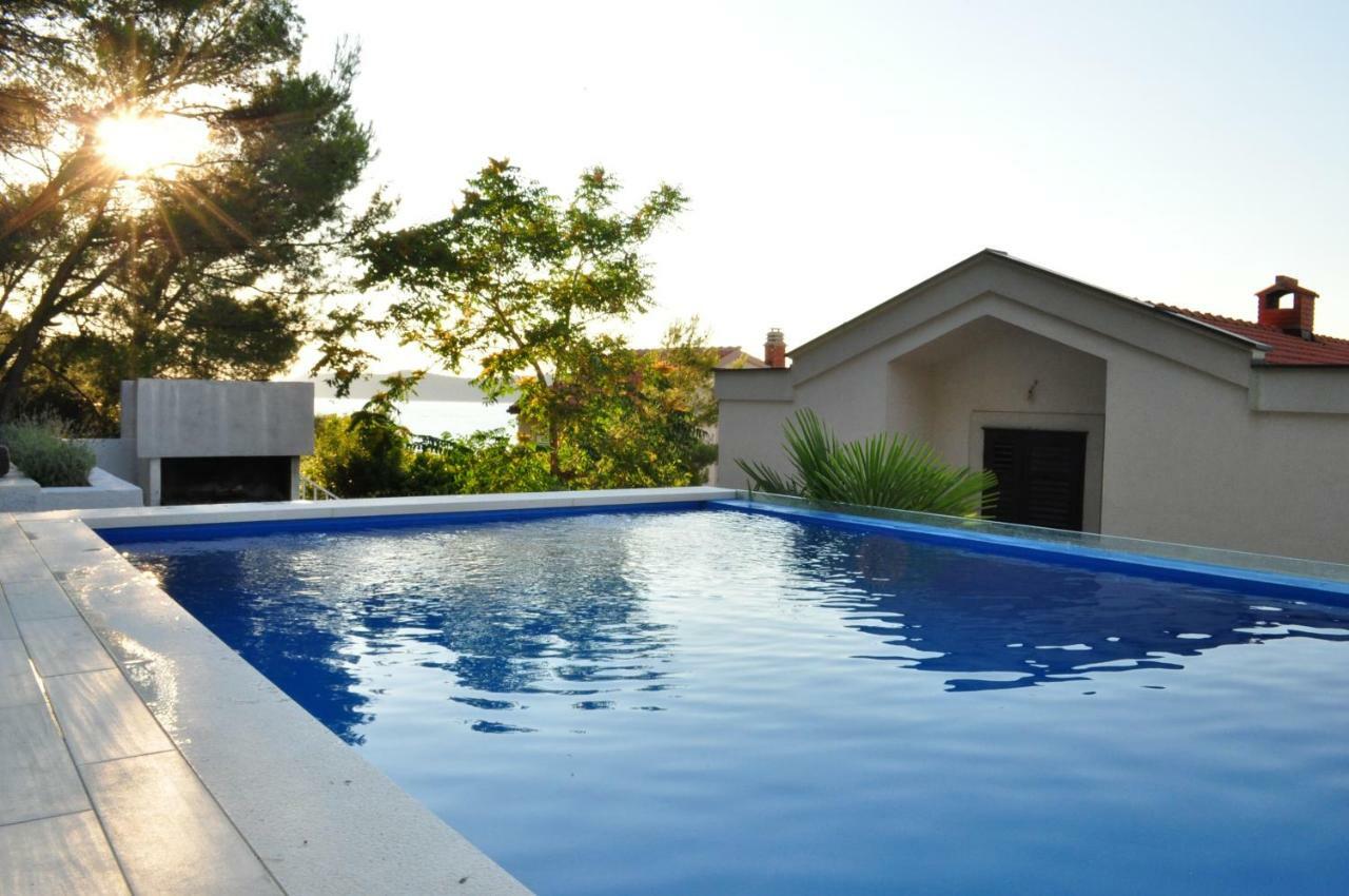 Vila Visnjic Grebastica Luaran gambar